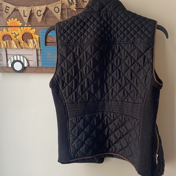Medium vest with pockets - Picture 3 of 3